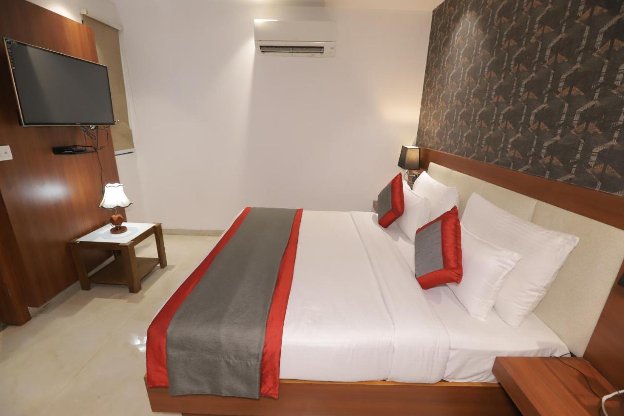 Nh Skye Suites Yeni Delhi Dış mekan fotoğraf
