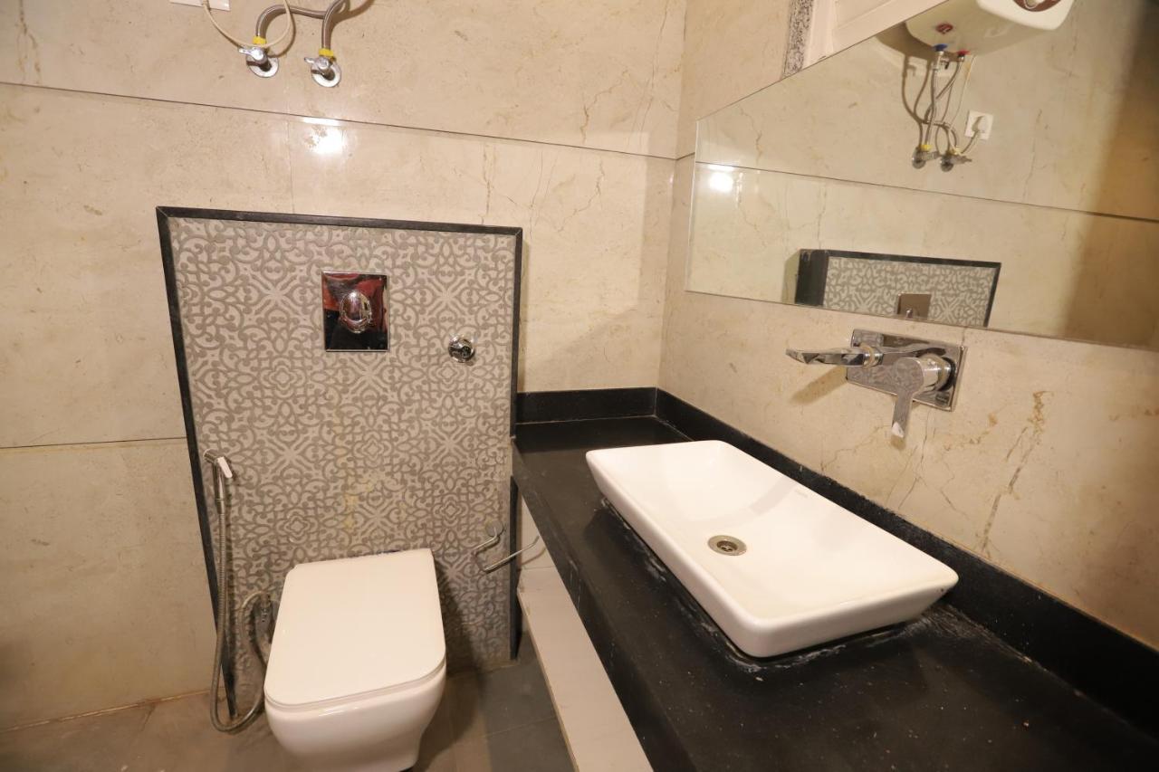 Nh Skye Suites Yeni Delhi Dış mekan fotoğraf