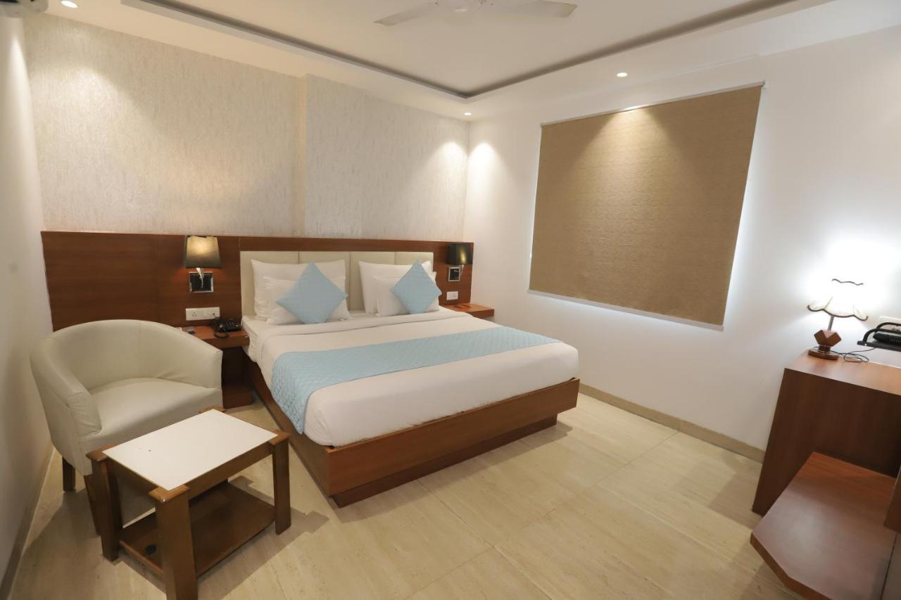Nh Skye Suites Yeni Delhi Dış mekan fotoğraf