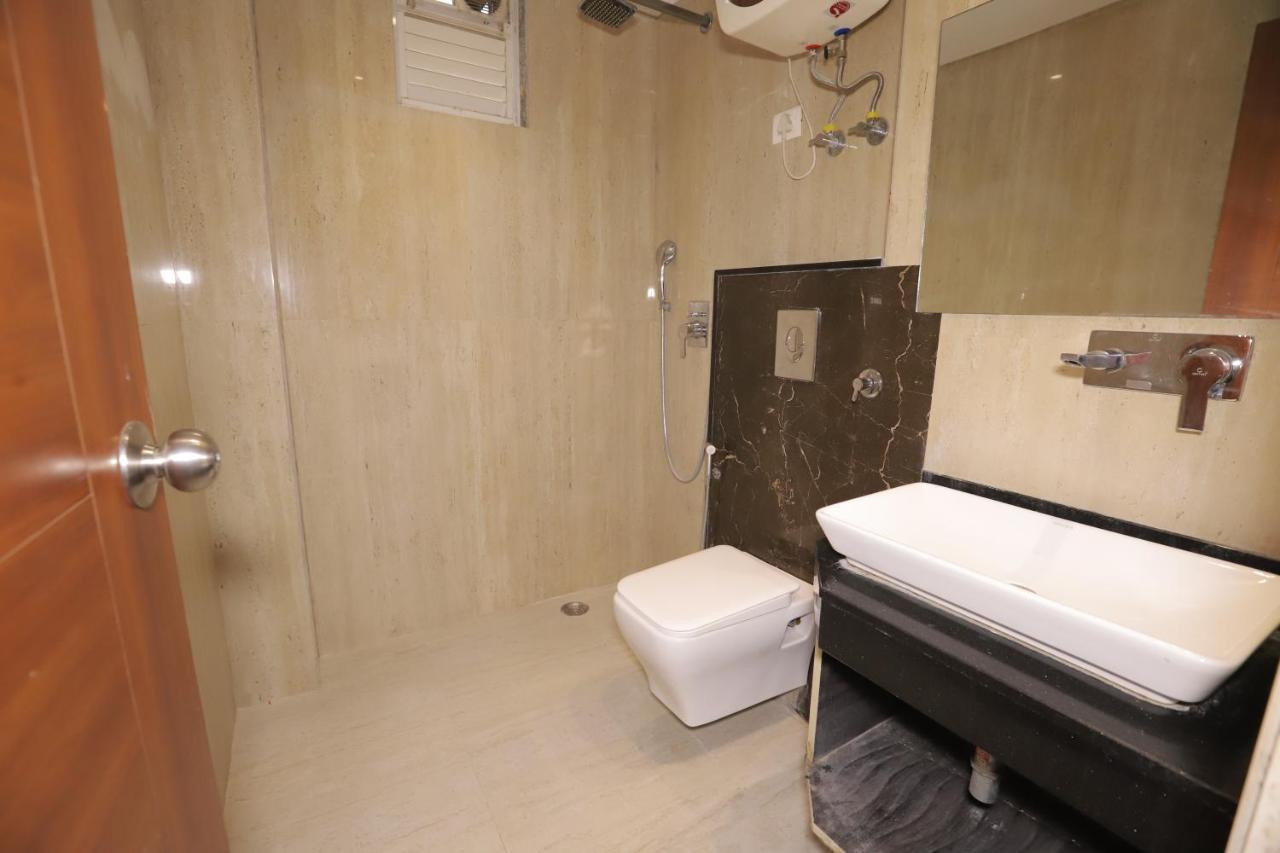 Nh Skye Suites Yeni Delhi Dış mekan fotoğraf