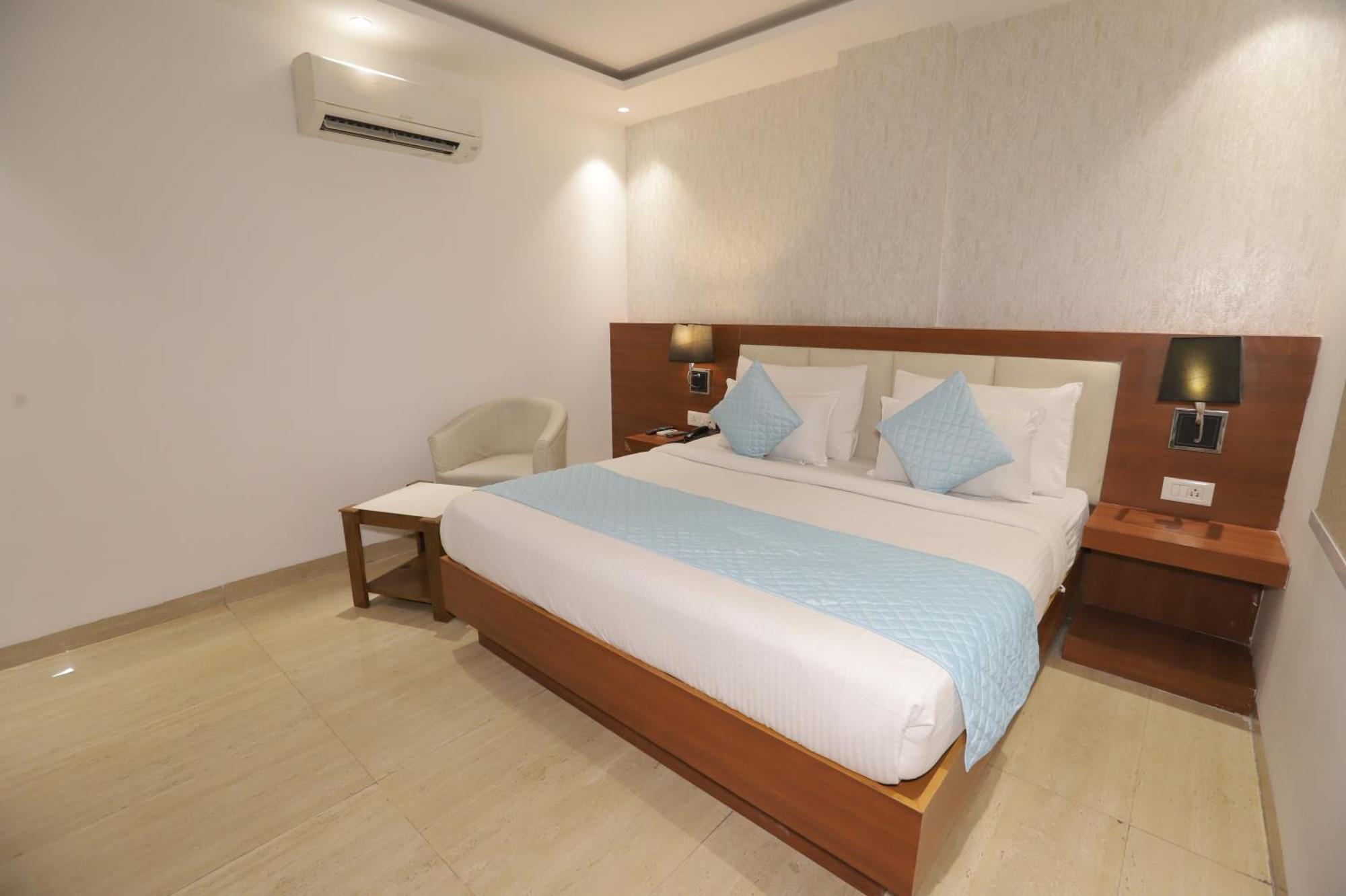 Nh Skye Suites Yeni Delhi Dış mekan fotoğraf