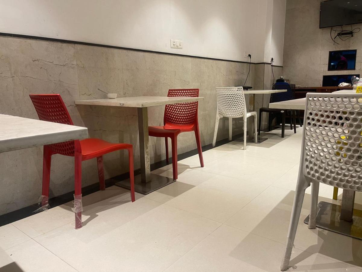 Nh Skye Suites Yeni Delhi Dış mekan fotoğraf